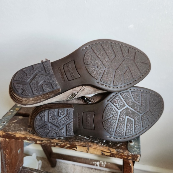 Born Bessie Suede Ankle Boot Side Zip Brown Size 8.5 - Picture 8 of 8